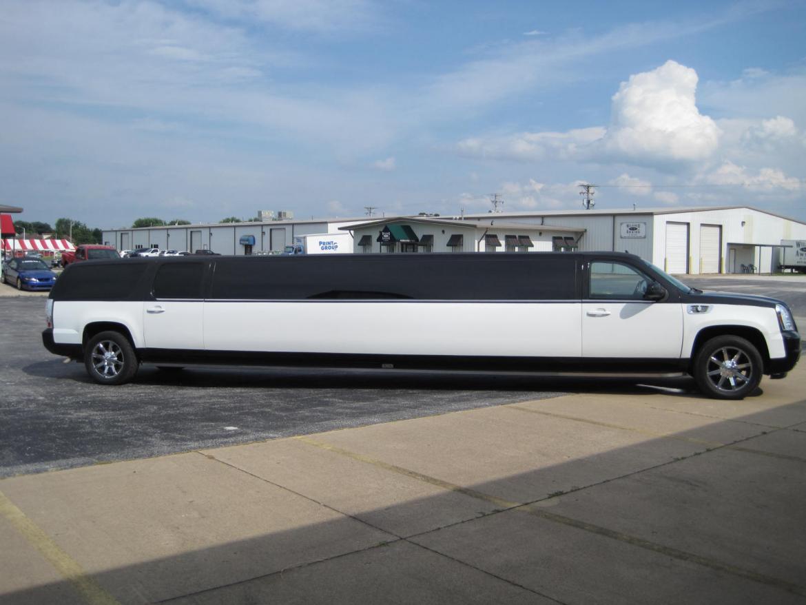 Limousine for Sale in Ozark, MO - Photo 39