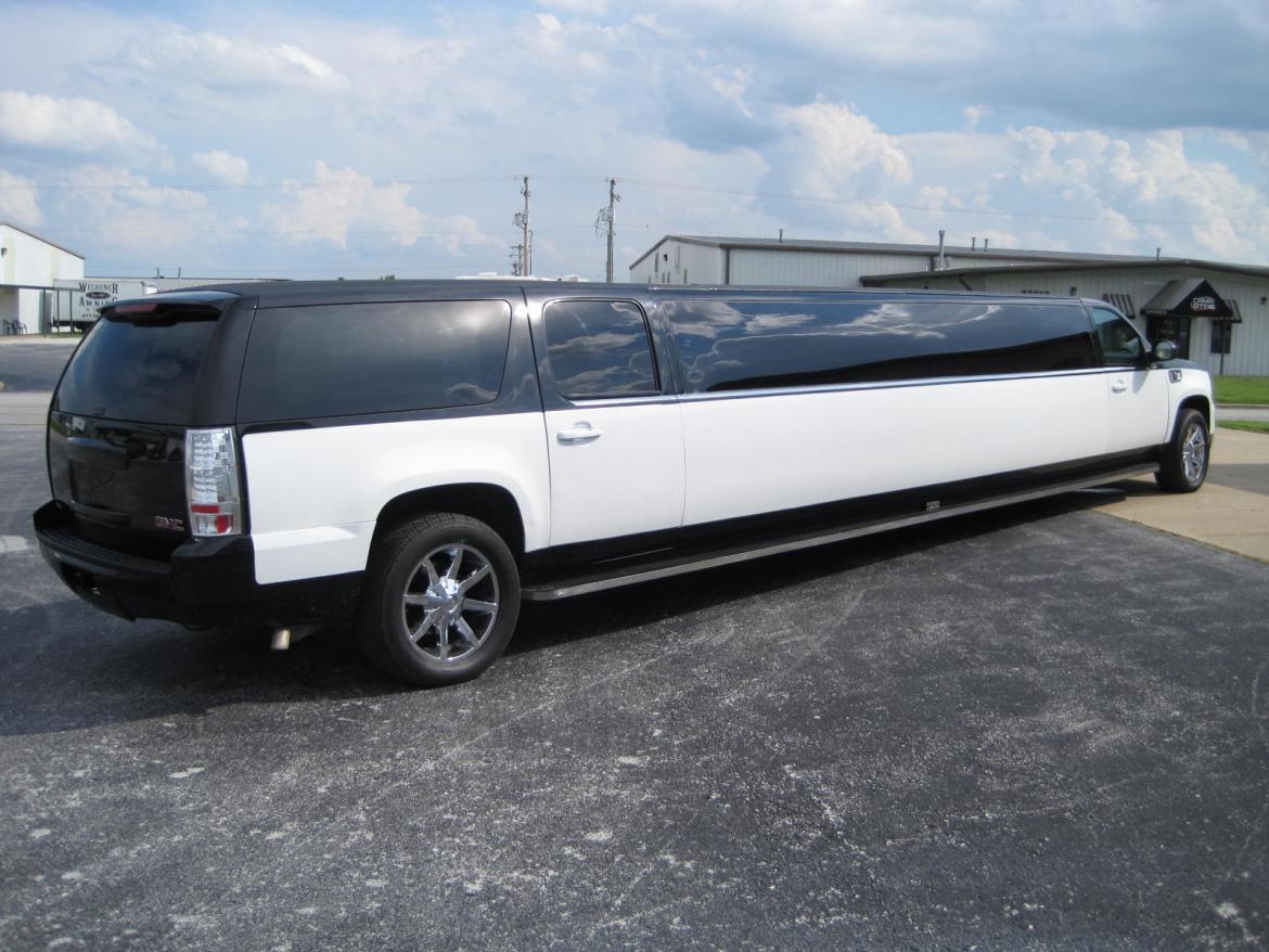 Limousine for Sale in Ozark, MO - Photo 41