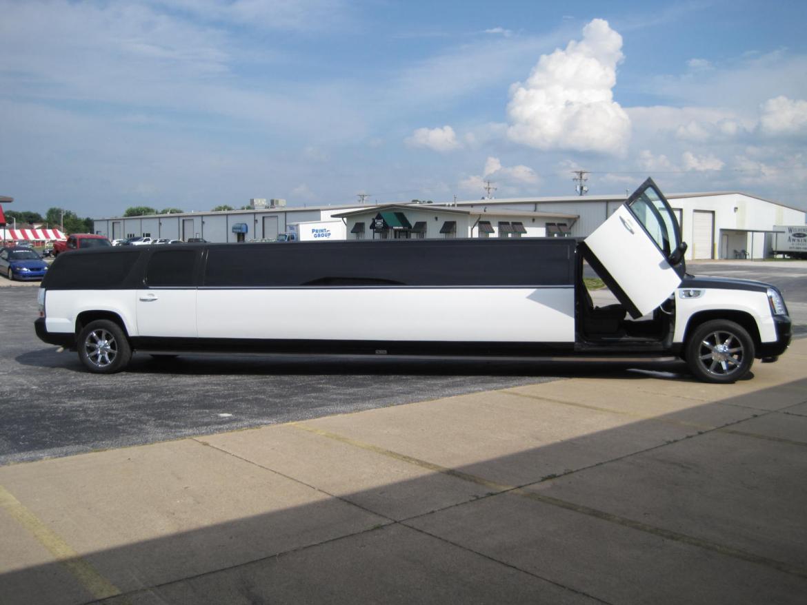 Limousine for Sale in Ozark, MO - Photo 50