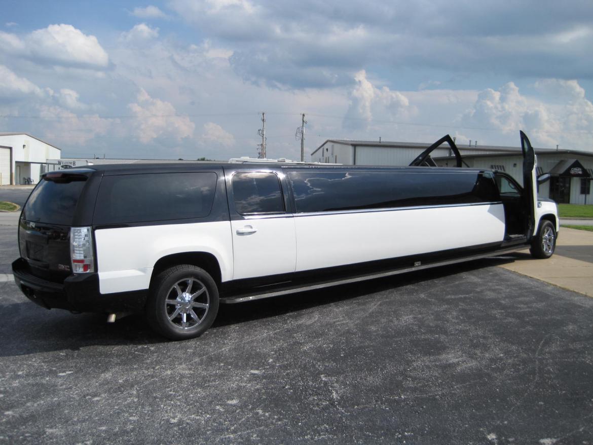 Limousine for Sale in Ozark, MO - Photo 51