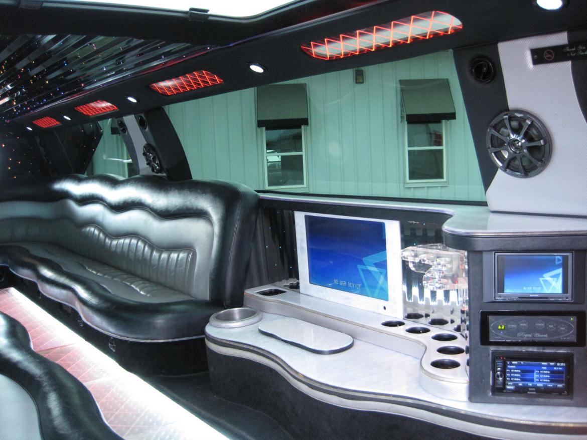 Limousine for Sale in Ozark, MO - Photo 70