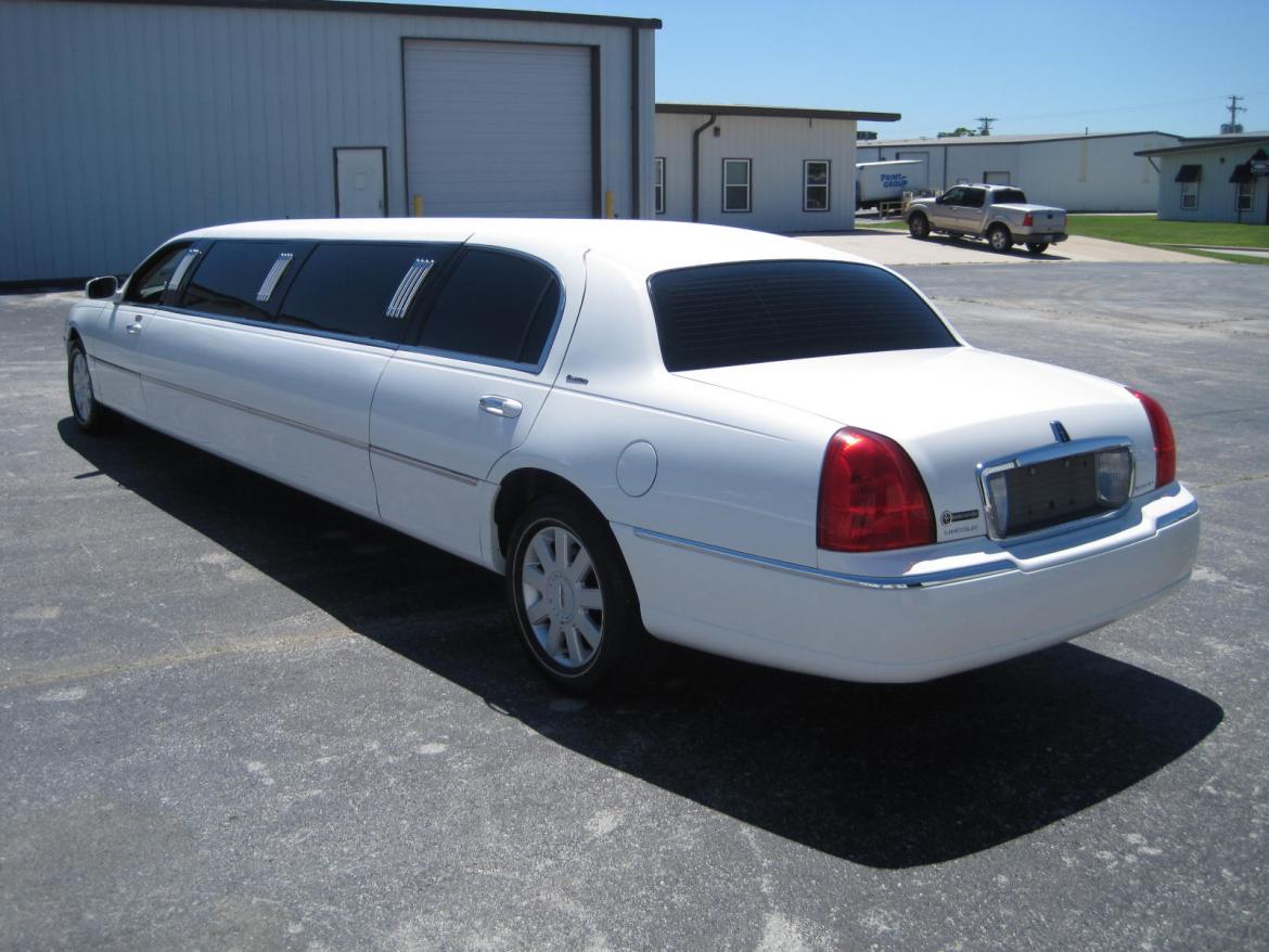 Limousine for Sale in Ozark, MO - Photo 4