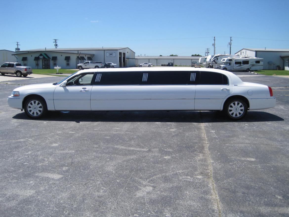 Limousine for Sale in Ozark, MO - Photo 5