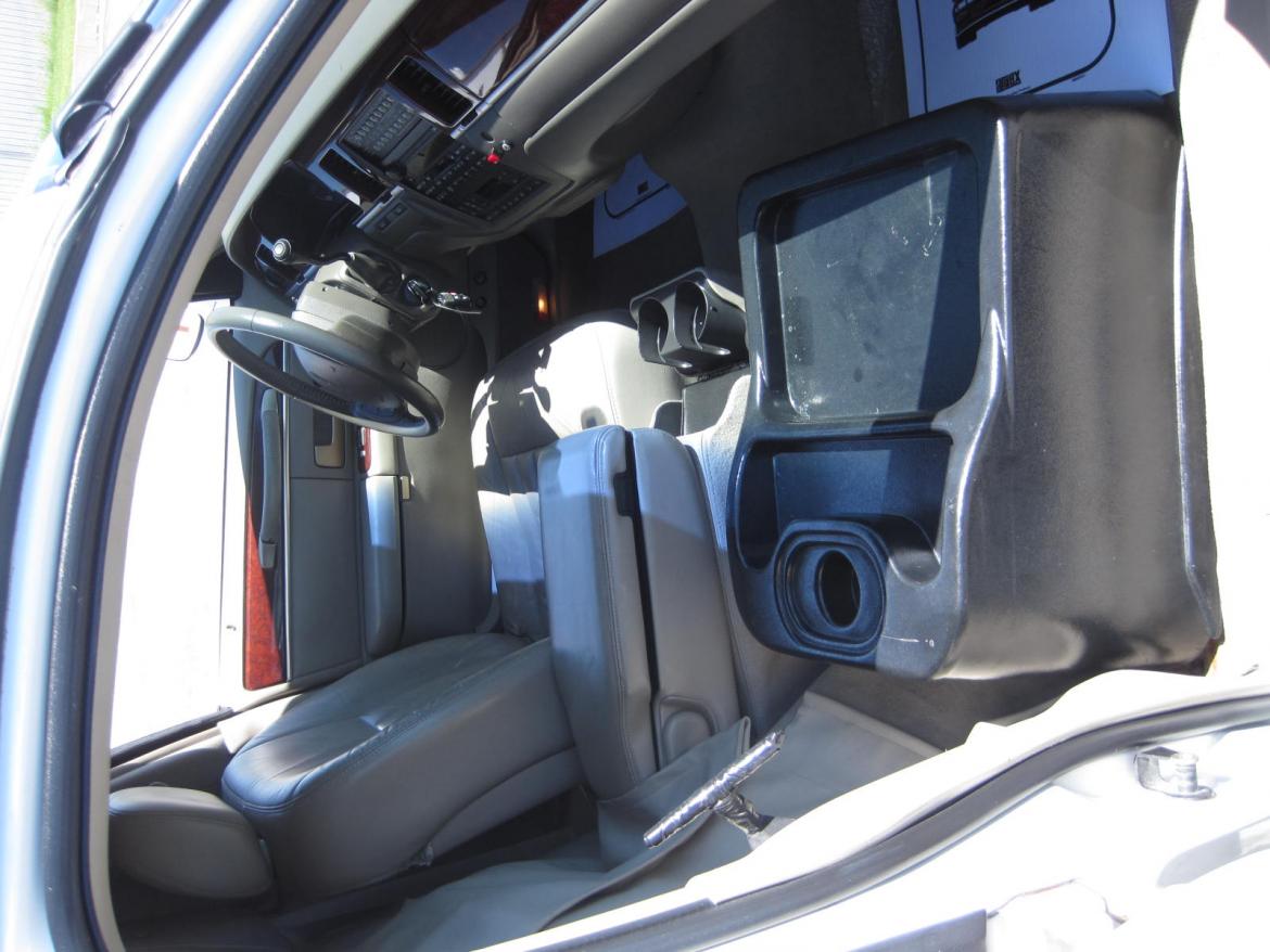 Limousine for Sale in Ozark, MO - Photo 14