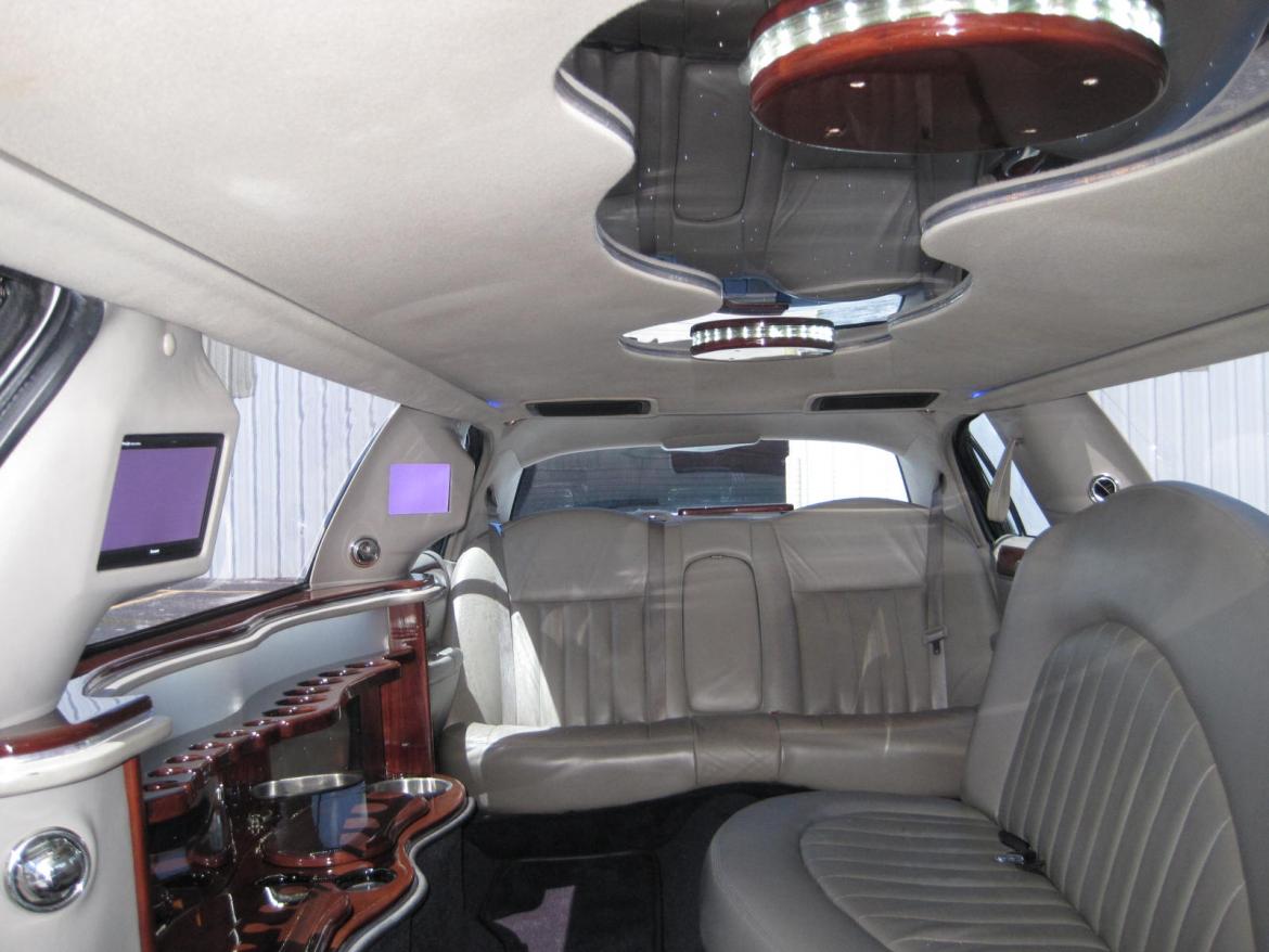 Limousine for Sale in Ozark, MO - Photo 35