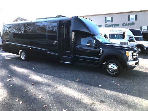 2018 Ford F-550 Shuttle Bus for Sale in Oaklyn, NJ - Main Photo