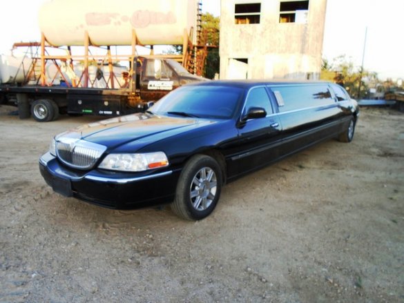 2007 Lincoln Town Car 120 Limousine for Sale in Fontana, CA - Main Photo