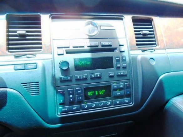 2007 Lincoln Town Car 120 Limousine for Sale in Fontana, CA - Photo 2