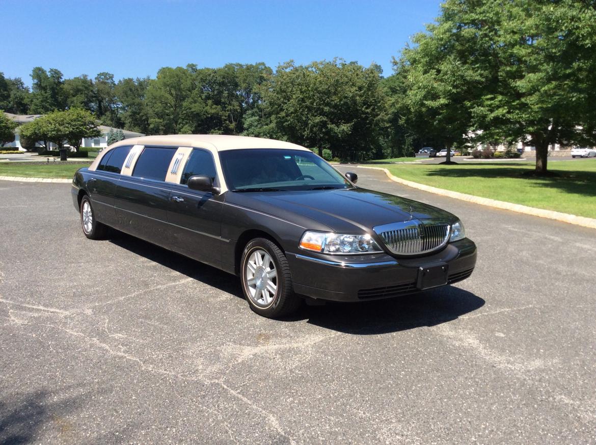 Limousine for Sale in Bordentown, NJ - Main Photo