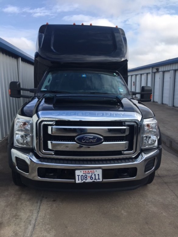 2016 Ford F-550 Shuttle Bus for Sale in Arlington, TX - Photo 2
