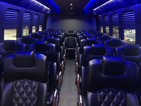 2016 Ford F-550 Shuttle Bus for Sale in Arlington, TX - Main Photo