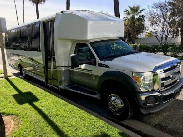 2012 Ford F-550 Shuttle Bus for Sale in Riverside, CA - Photo 3