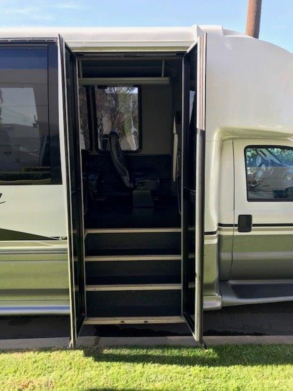 Shuttle Bus for Sale in Riverside, CA - Photo 12