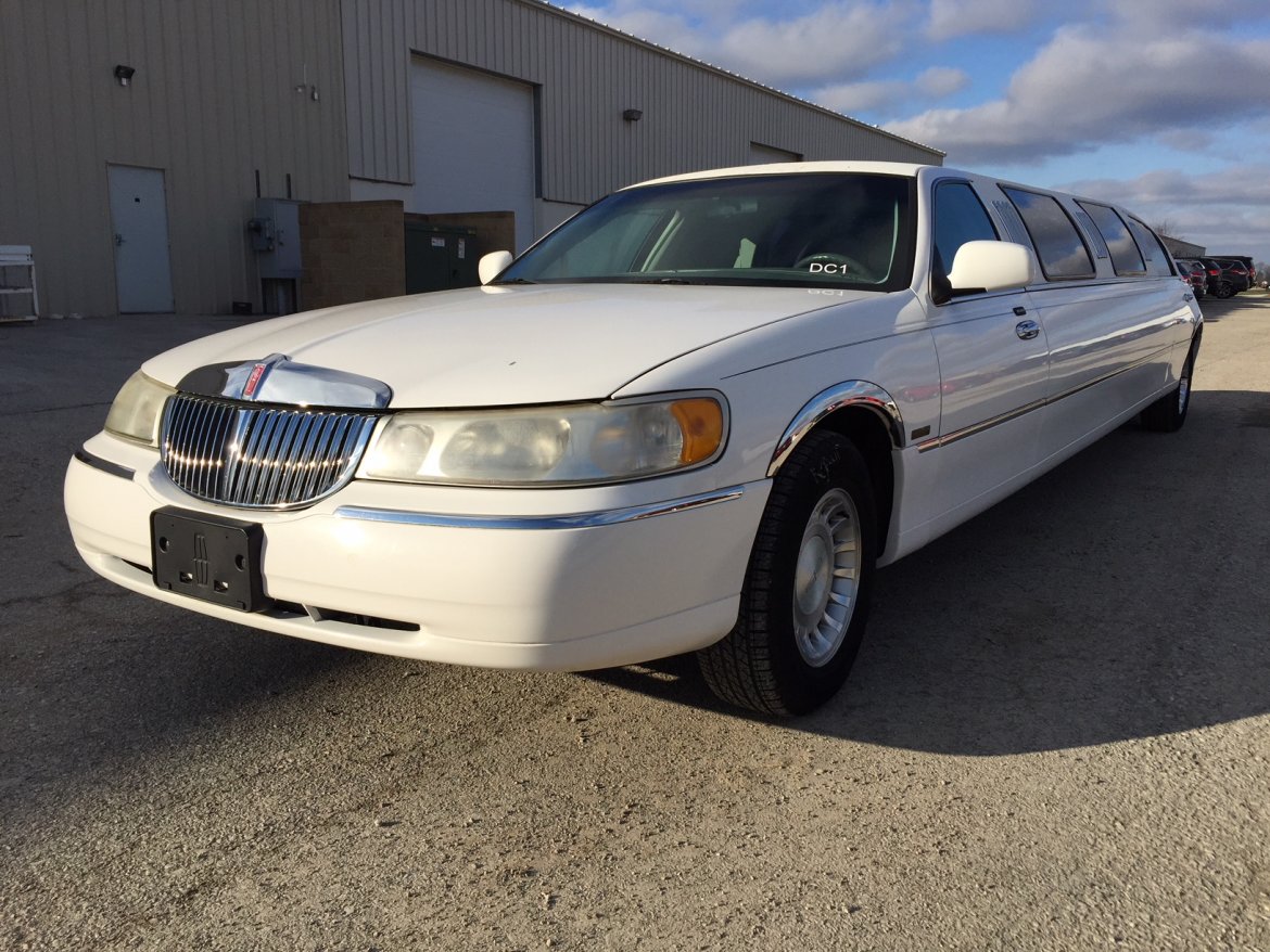 Limousine for Sale in Greenfield, IN - Main Photo