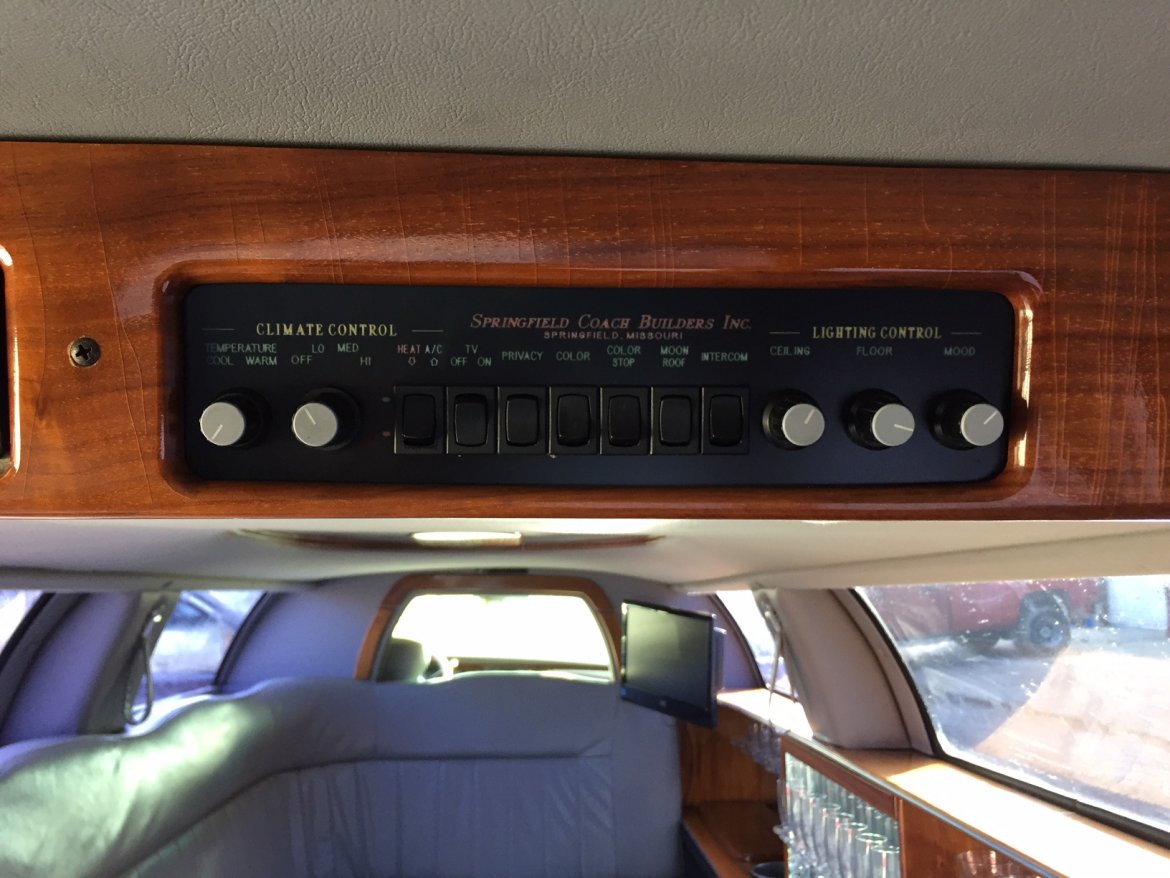 Limousine for Sale in Greenfield, IN - Photo 16