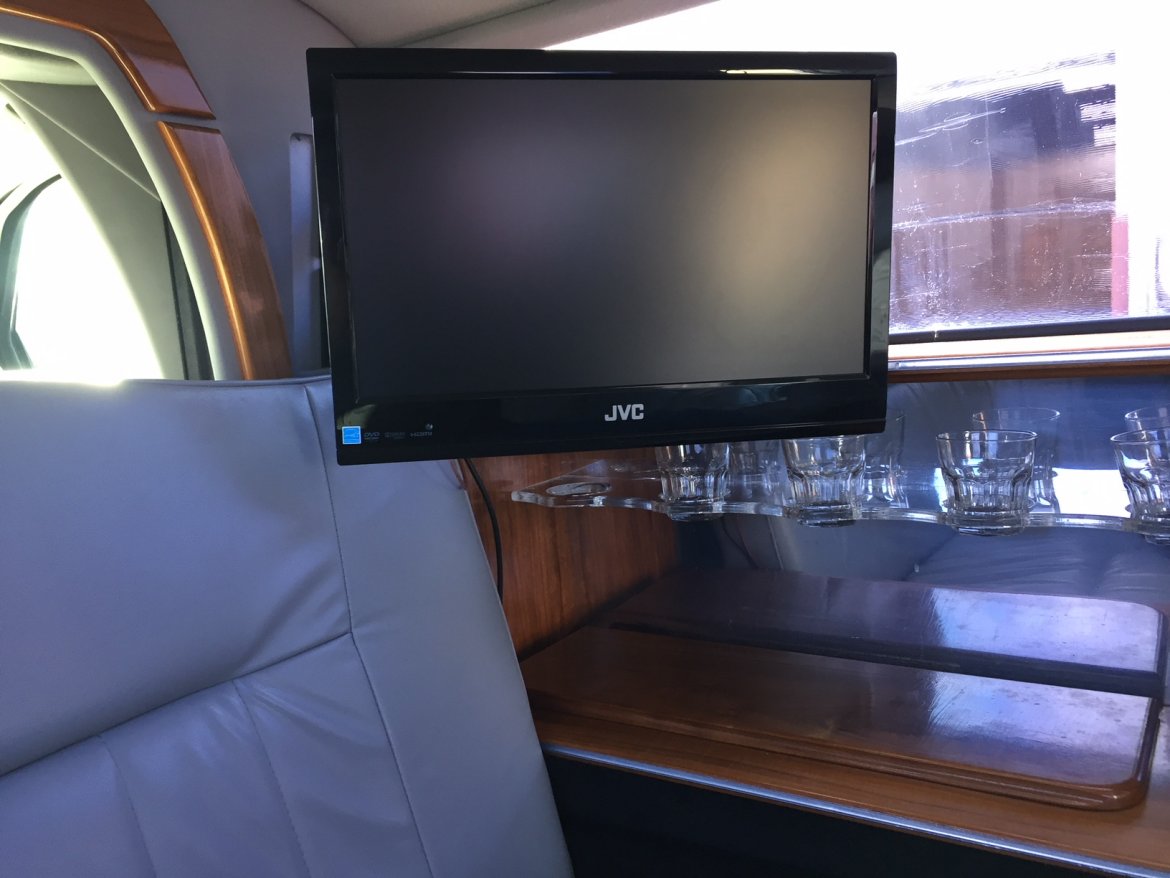 Limousine for Sale in Greenfield, IN - Photo 19