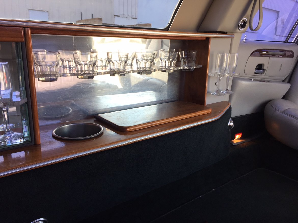 Limousine for Sale in Greenfield, IN - Photo 22