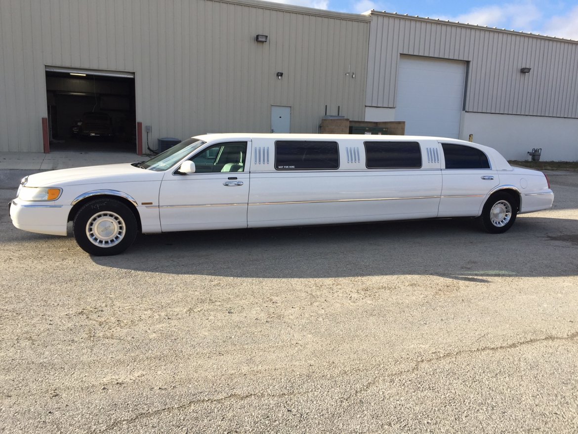 Limousine for Sale in Greenfield, IN - Photo 2