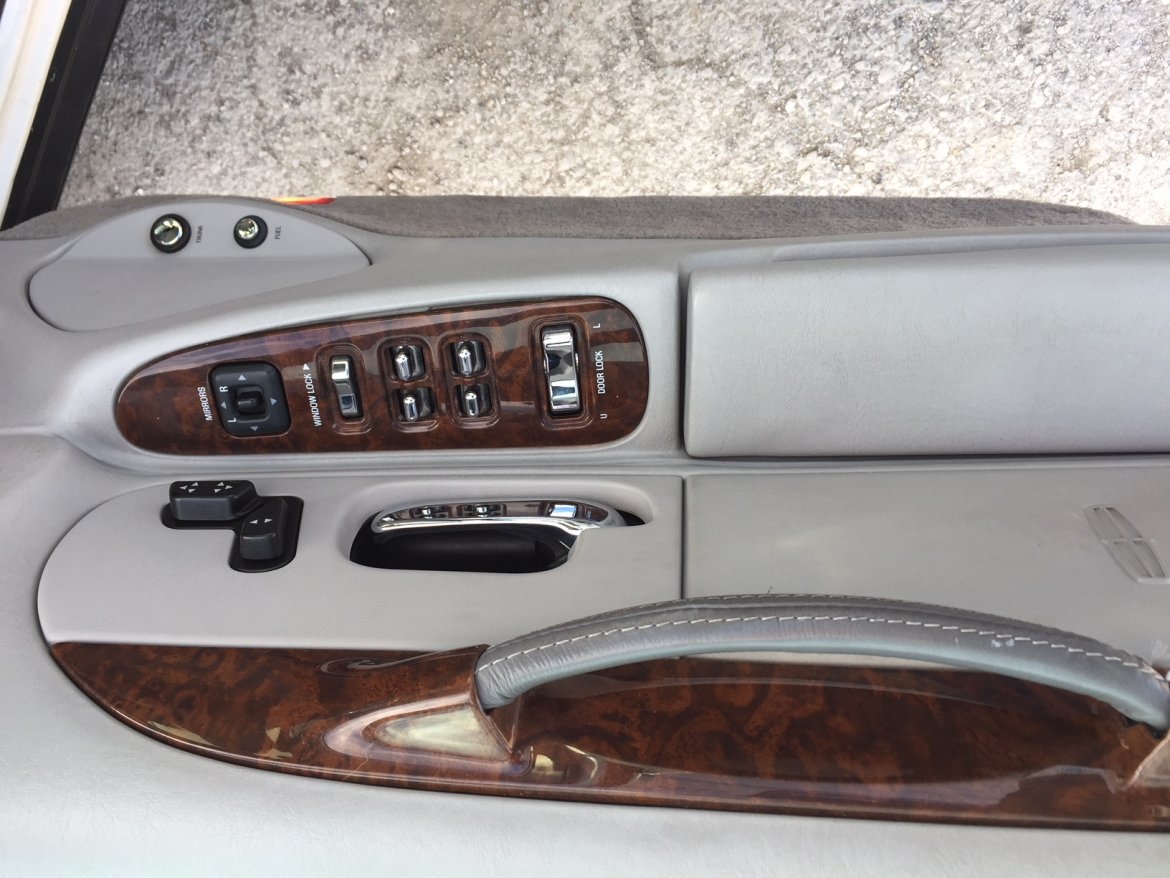 Limousine for Sale in Greenfield, IN - Photo 12