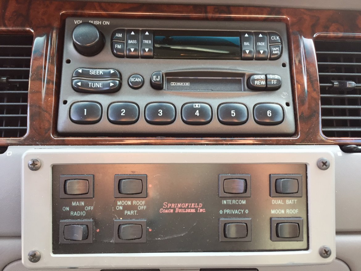 Limousine for Sale in Greenfield, IN - Photo 14