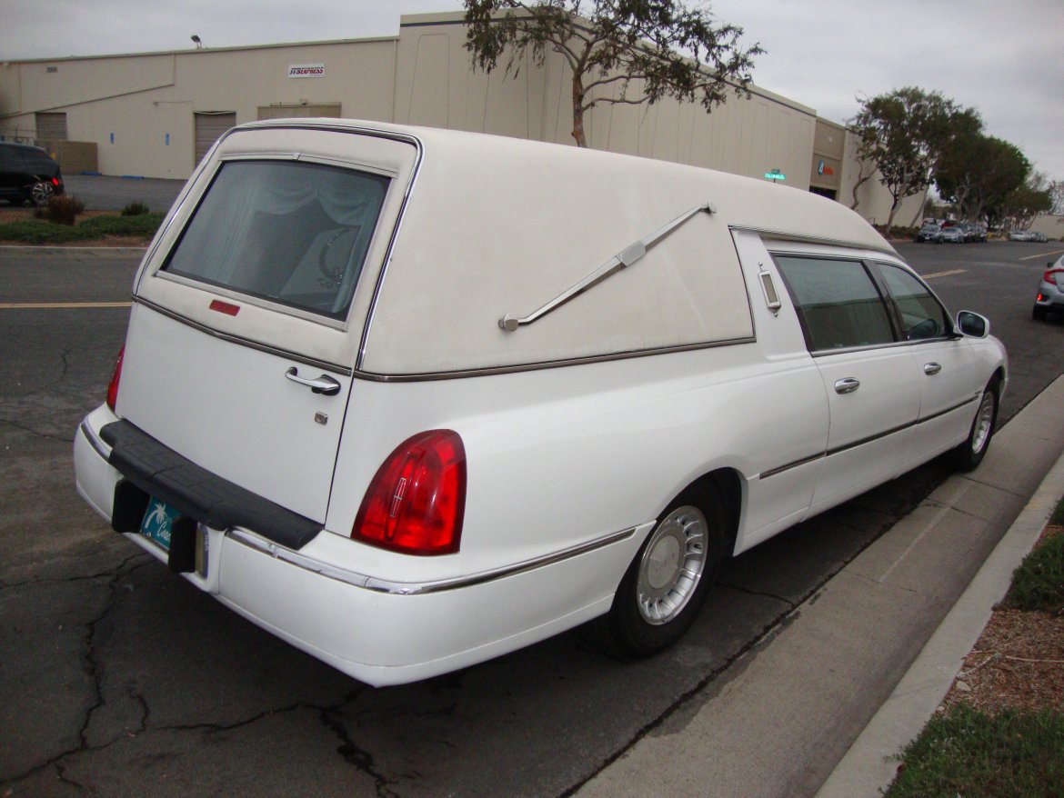 Funeral for Sale in Carson, CA - Photo 5