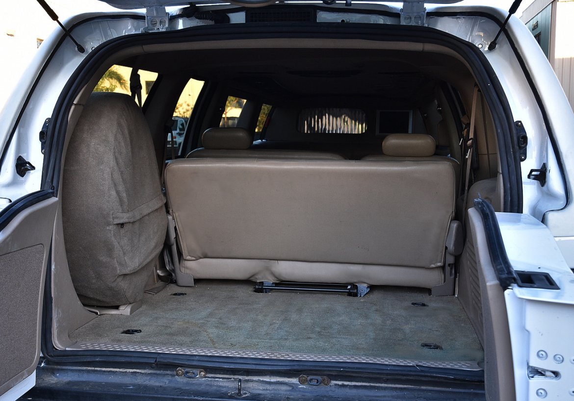 SUV Stretch for Sale in Fontana, CA - Photo 9