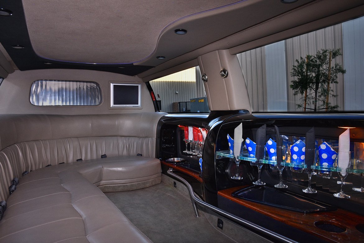 SUV Stretch for Sale in Fontana, CA - Photo 13