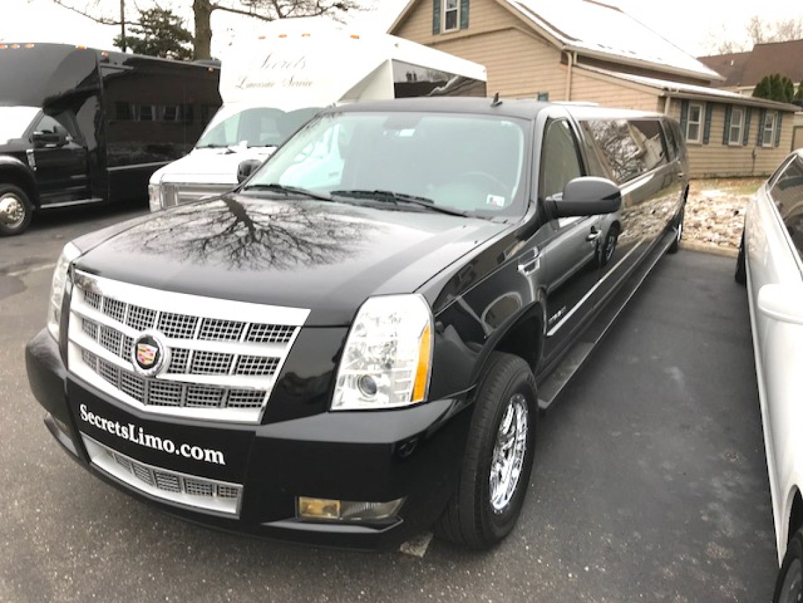 Limousine for Sale in Oaklyn, NJ - Photo 4