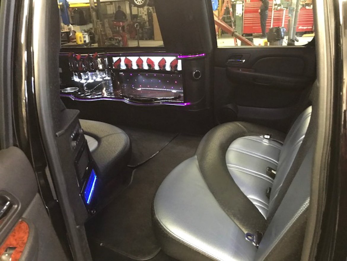 Limousine for Sale in Oaklyn, NJ - Photo 9