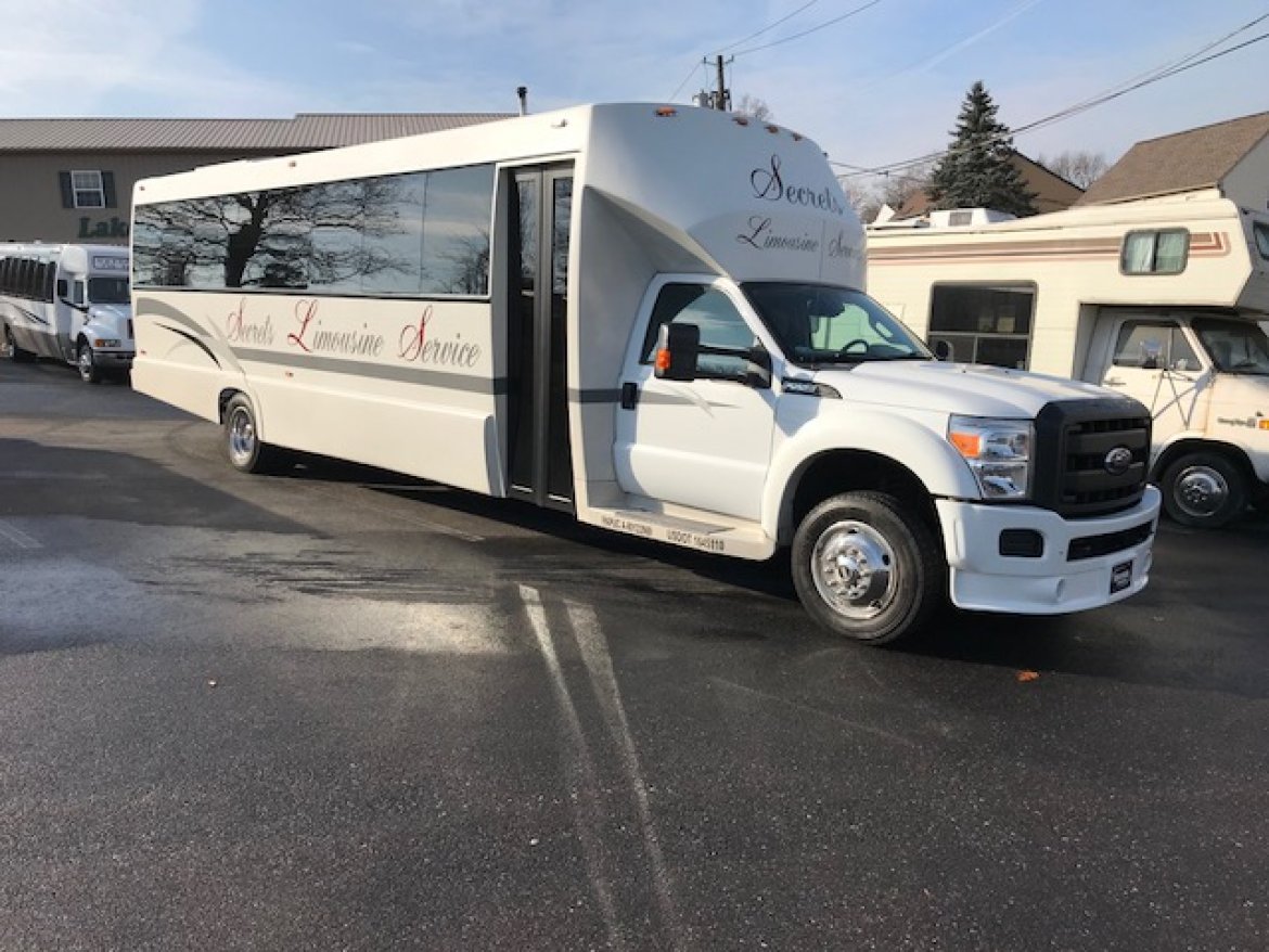 Limo Bus for Sale in Oaklyn, AL - Photo 2