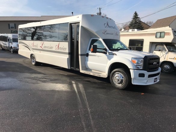 2012 Ford F-550 Limo Bus for Sale in Oaklyn, AL - Photo 2