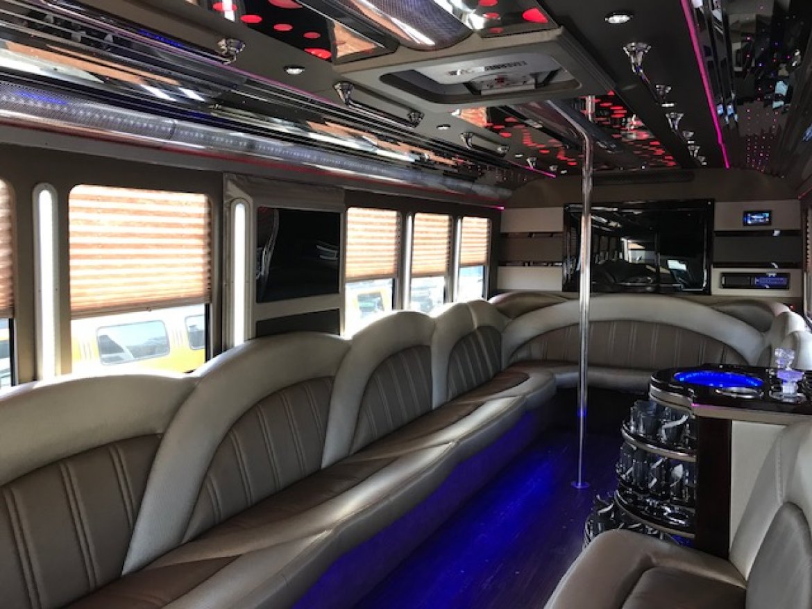 Limo Bus for Sale in Oaklyn, AL - Photo 7