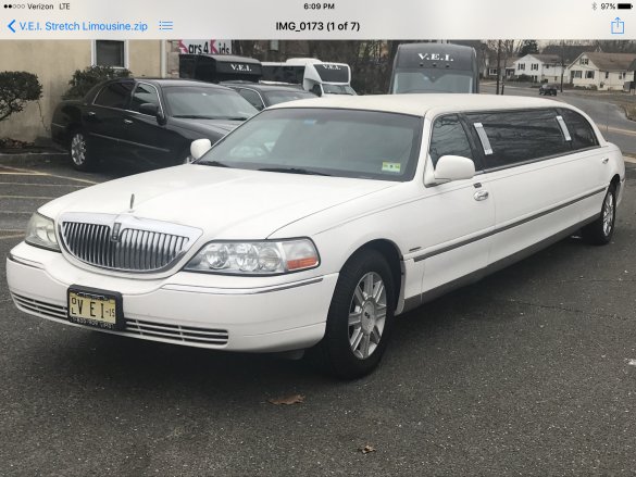 2007 Lincoln Town Car Limousine for Sale in Matawan, NJ - Main Photo