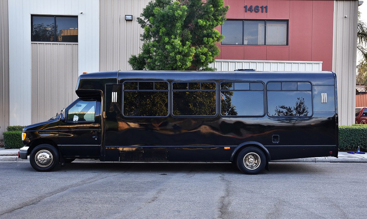 Limo Bus for Sale in Fontana, CA - Photo 9