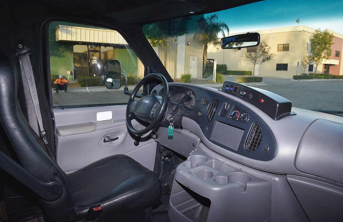 Limo Bus for Sale in Fontana, CA - Photo 10
