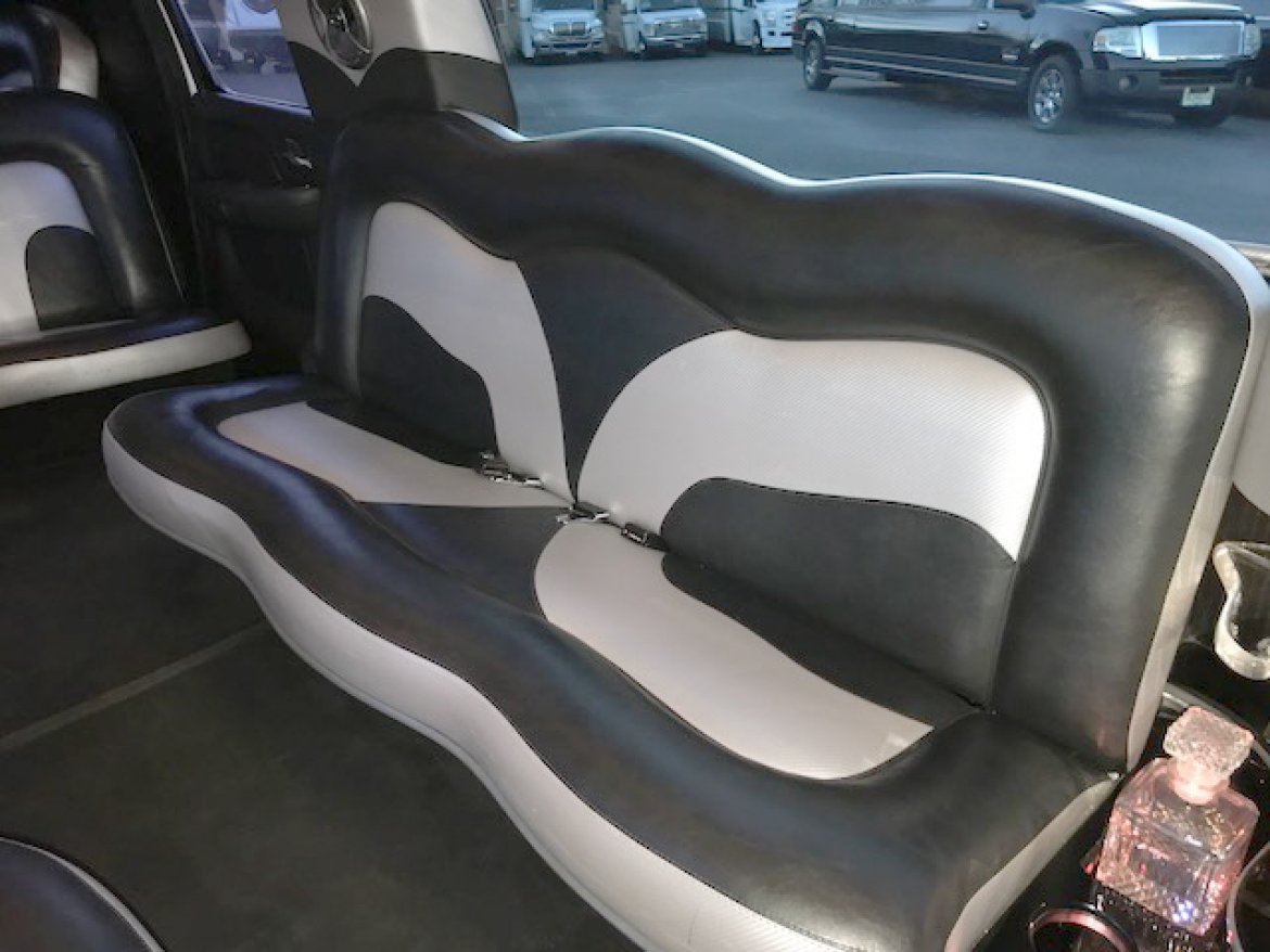 SUV Stretch for Sale in Oaklyn, NJ - Photo 13