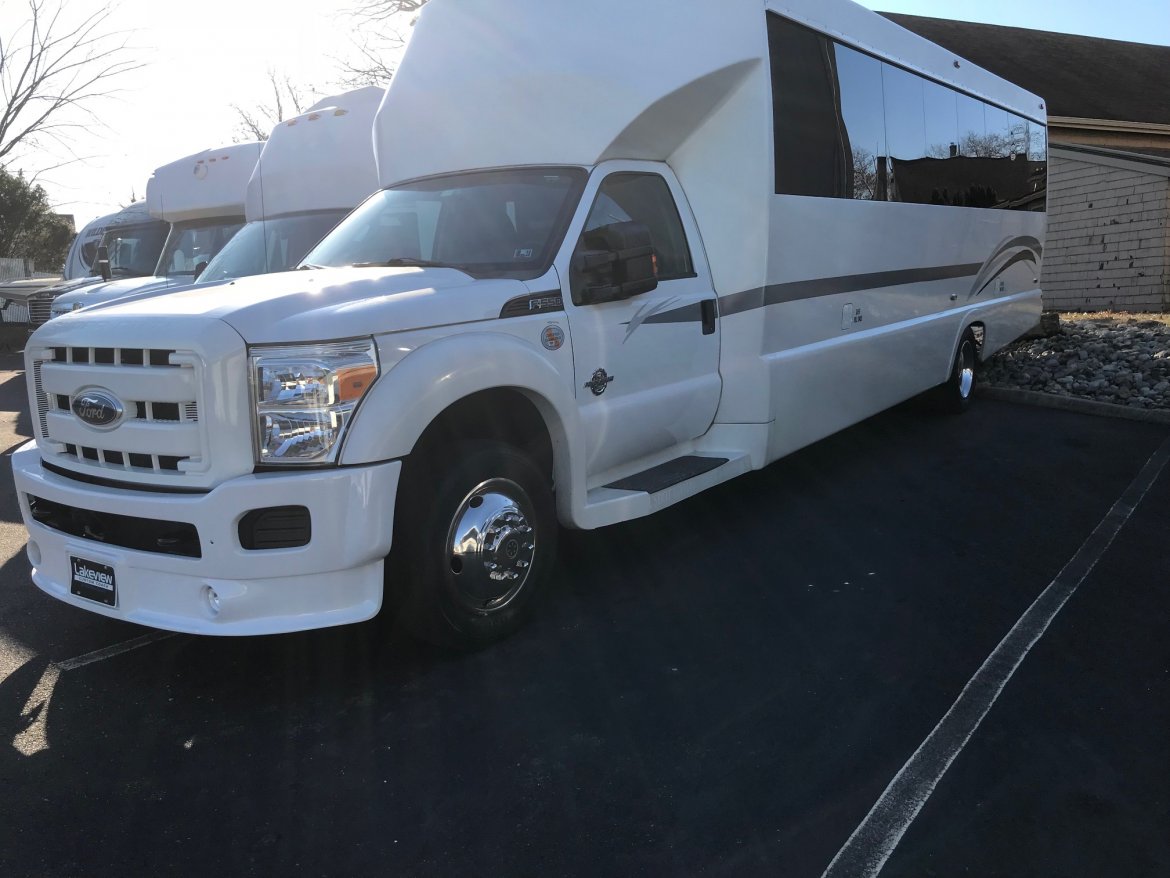 Shuttle Bus for Sale in Oaklyn, NJ - Main Photo
