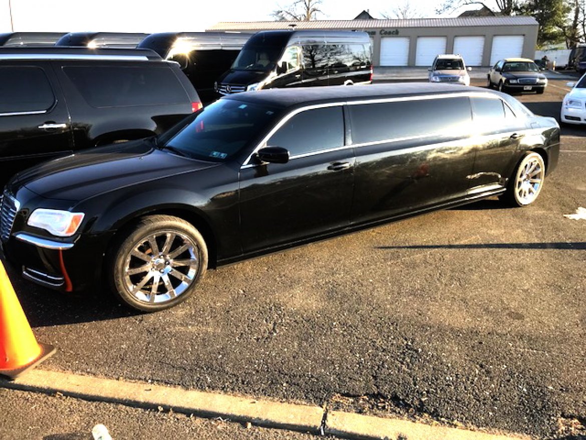 Limousine for Sale in Oaklyn, NJ - Photo 2