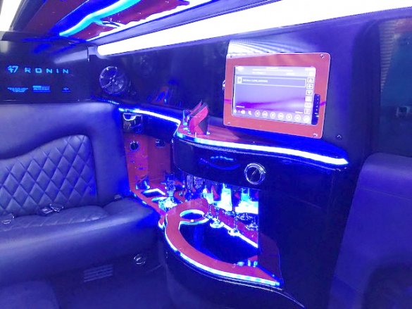 2014 Chrysler 300 Limousine for Sale in Oaklyn, NJ - Photo 3