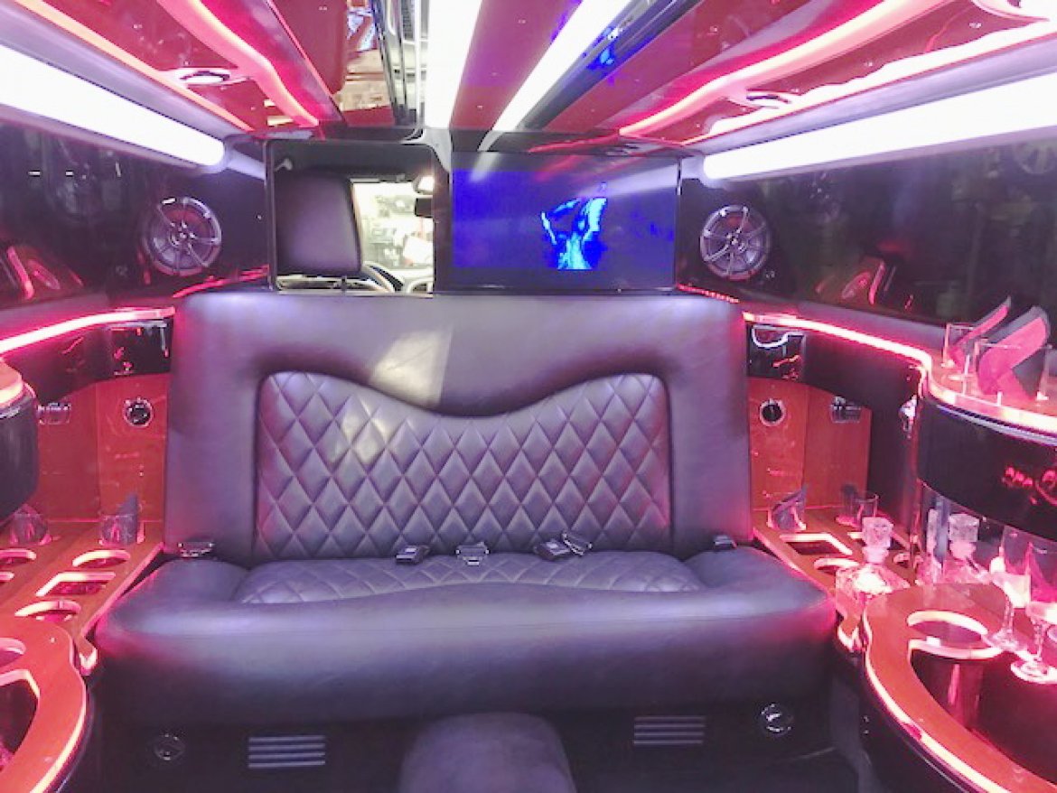 Limousine for Sale in Oaklyn, NJ - Photo 11