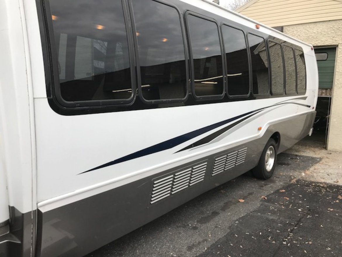 Limo Bus for Sale in Fontana, CA - Photo 15