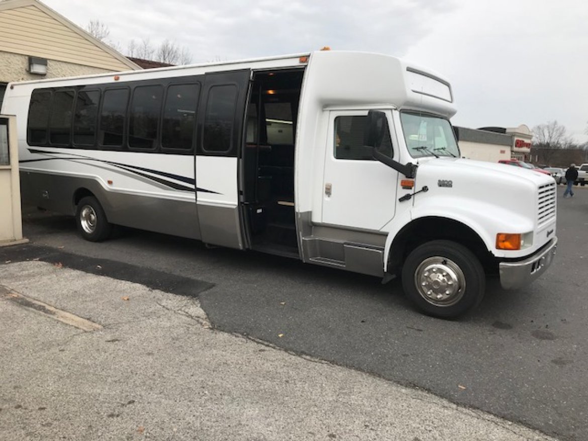 Limo Bus for Sale in Fontana, CA - Photo 16