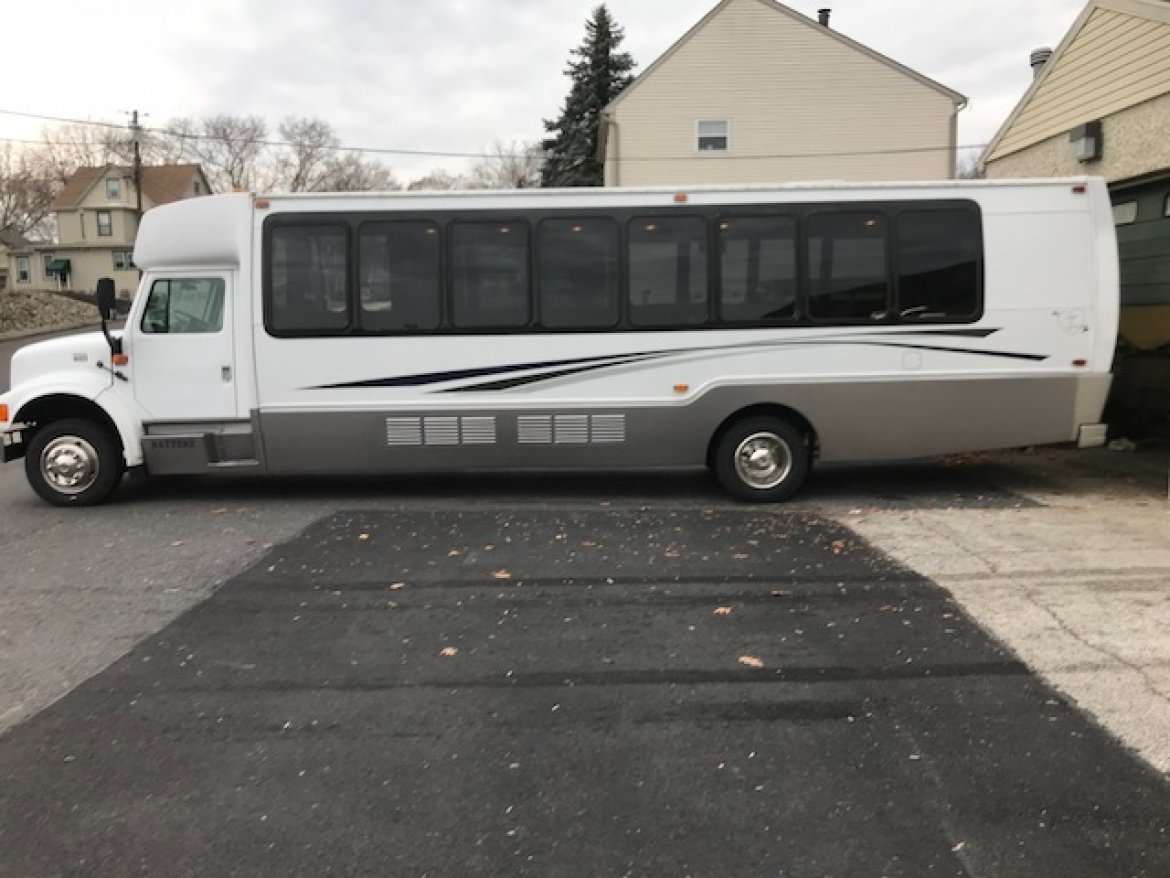 Limo Bus for Sale in Fontana, CA - Photo 17