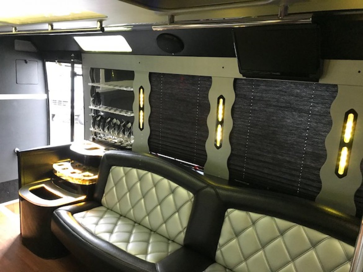 Limo Bus for Sale in Oaklyn, NJ - Photo 14
