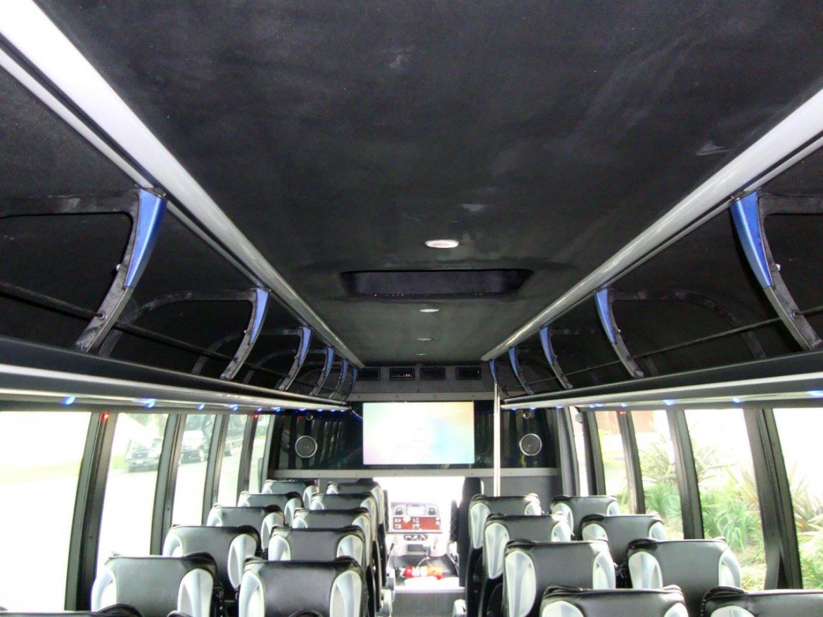 Executive Shuttle for Sale in Carson, CA - Photo 8