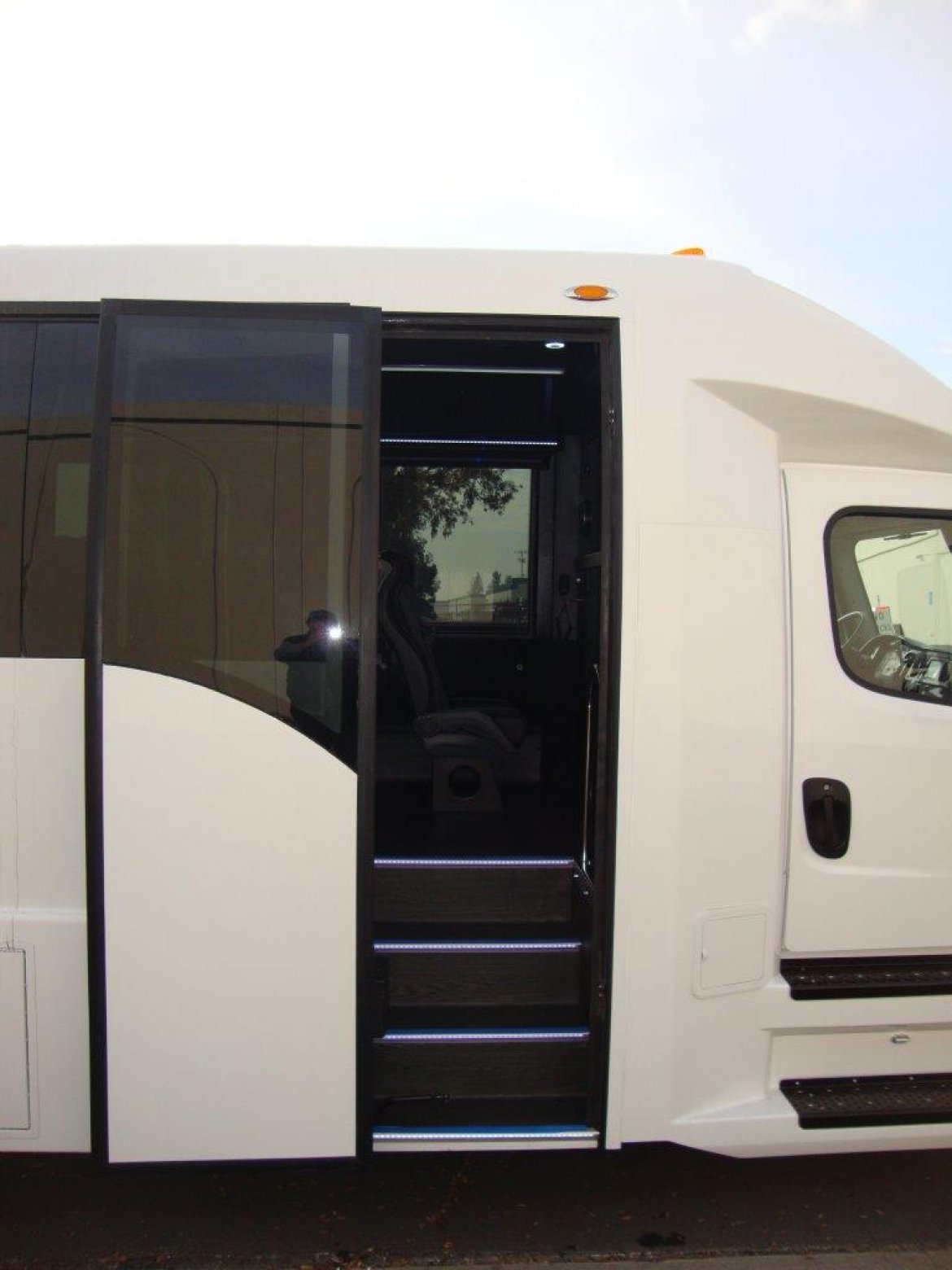 Executive Shuttle for Sale in Carson, CA - Photo 18