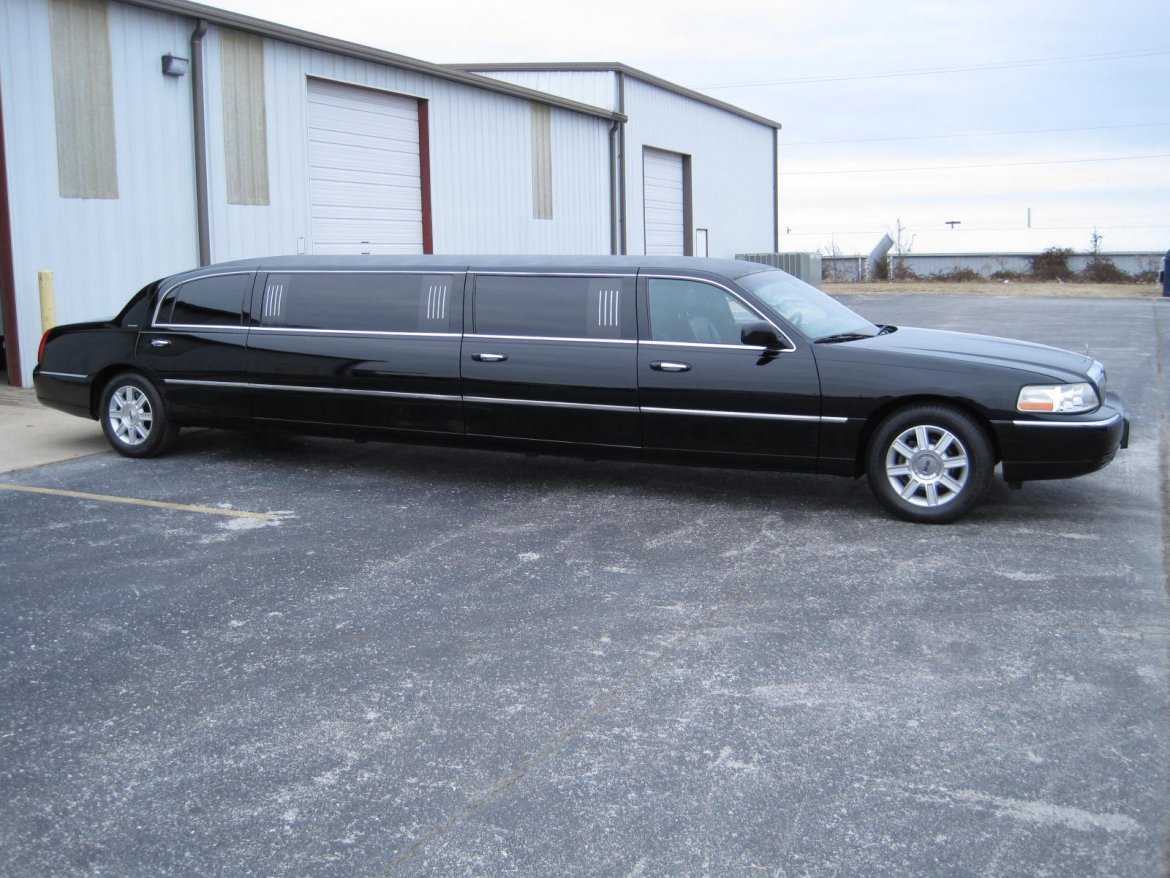 Limousine for Sale in Ozark, MO - Photo 6
