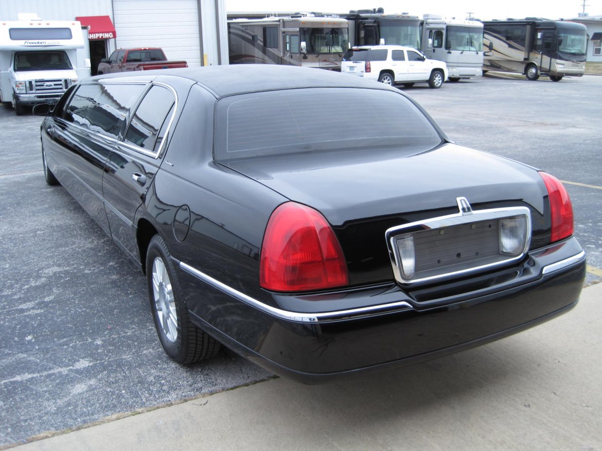 Limousine for Sale in Ozark, MO - Photo 9