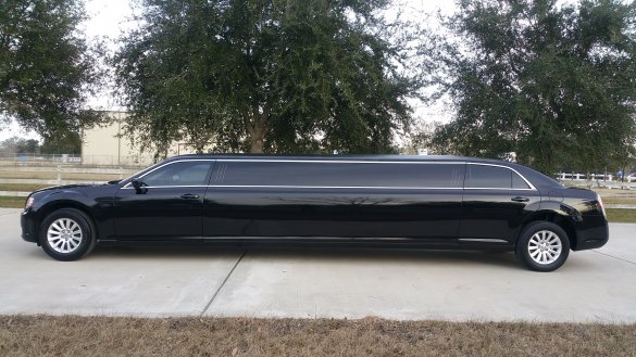 2014 Chrysler 300 Limousine for Sale in Houston, TX - Photo 2