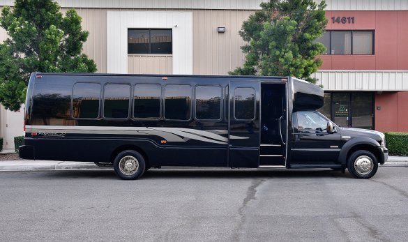 2006 Ford F-550 Limo Bus for Sale in Fontana, CA - Photo 2